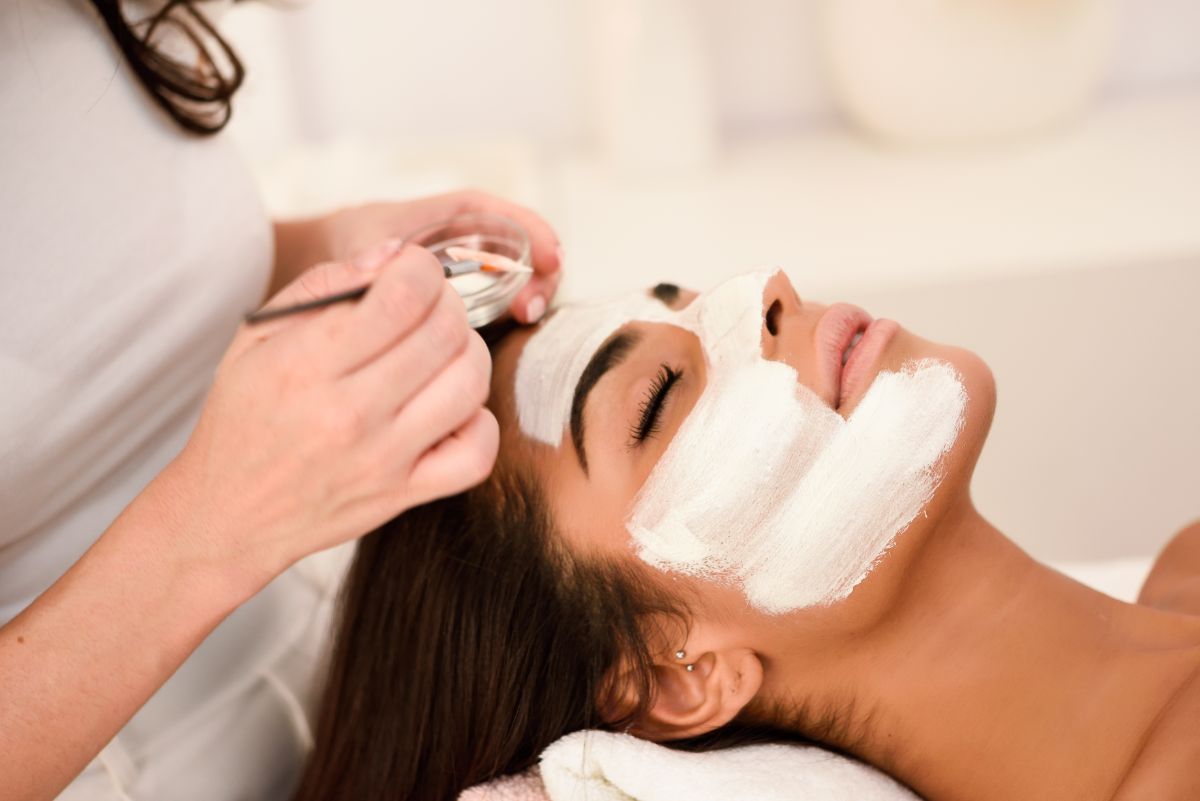 aesthetics-applying-a-mask-to-the-face-of-a-beauti-2021-08-26-19-59-58-utc (1)